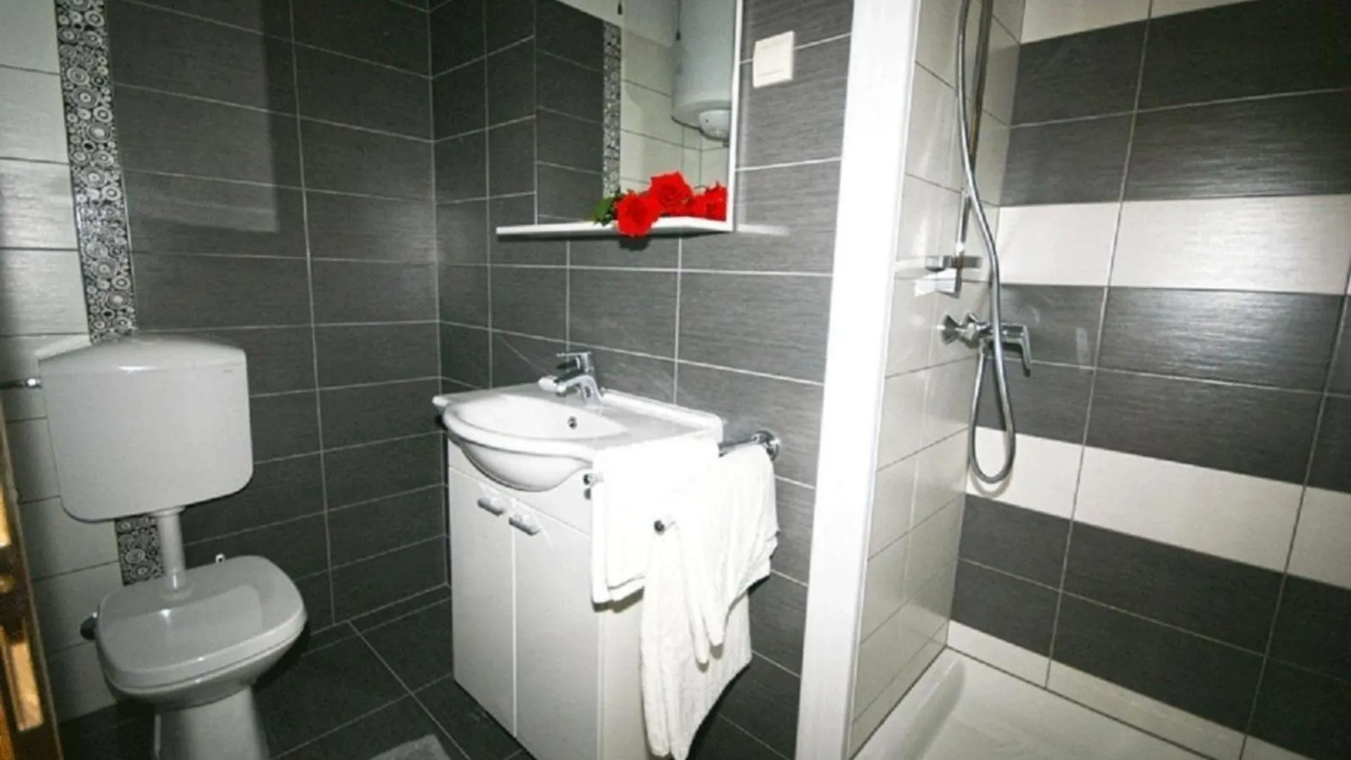 Moderne Ferienwohnung In Liznjan Mit Garten, Grill Und Whirlpool 0*,  Croatia